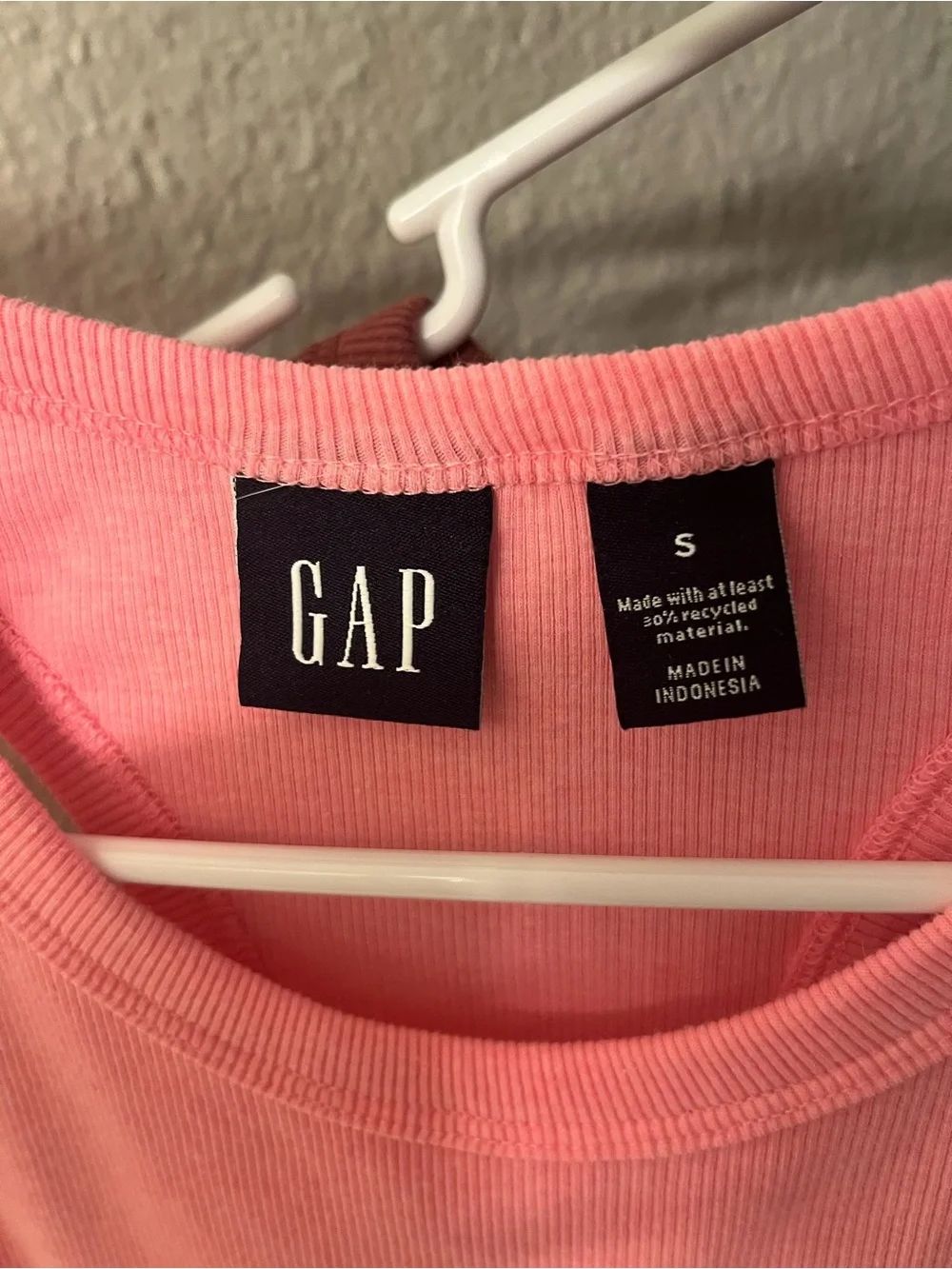 Set of (3) GAP Ribbed Cropped Tank Tops - Picture 2 of 9